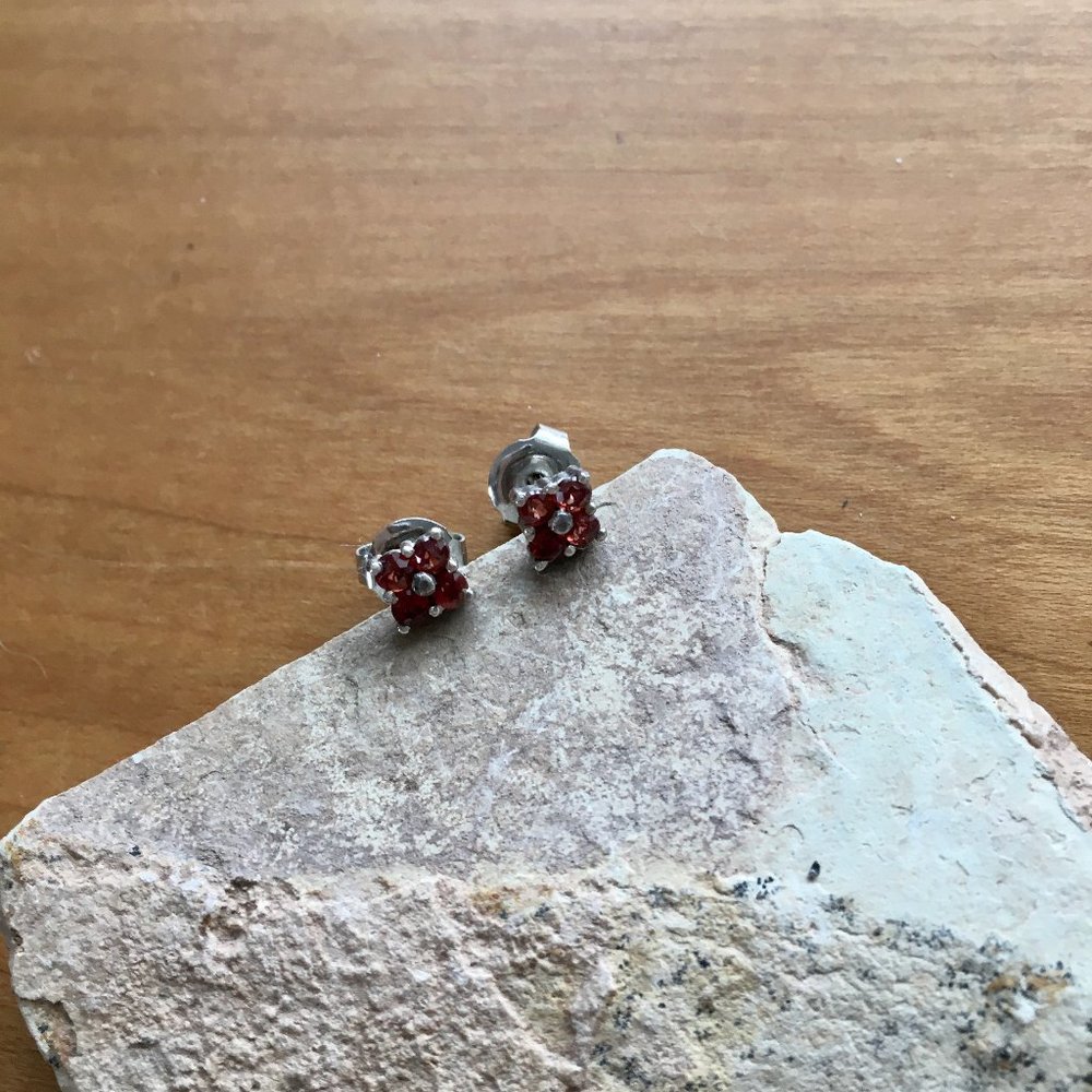 Garnet and Silver Small Stud Earrings - Picture 3 of 4